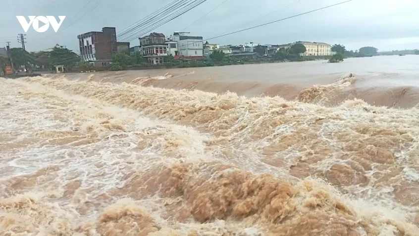 Nước rút chậm trên các sông khu vực miền đông của Quảng Ninh Nước rút chậm trên các sông khu vực miền đông của Quảng Ninh