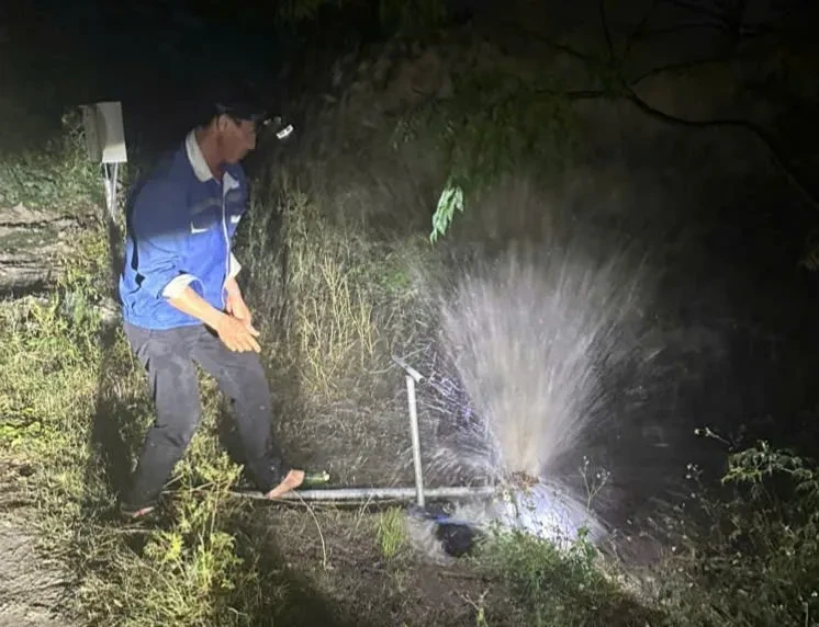 Nước sinh hoạt chuyển màu nâu đen, đơn vị cấp nước khẩn trương khắc phục