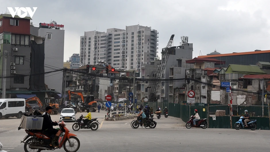 Nút La Thành - Nguyễn Chí Thanh giảm ùn tắc giờ cao điểm sau ngày đầu phân luồng