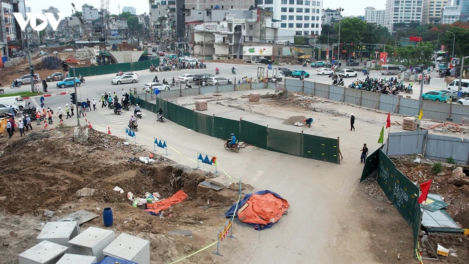 Nút La Thành - Nguyễn Chí Thanh giảm ùn tắc giờ cao điểm sau ngày đầu phân luồng