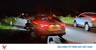 Ô tô va chạm xe máy trên đường ven biển Hà Tĩnh, một người tử vong