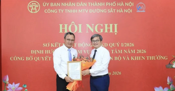 Ông Khuất Việt Hùng nghỉ việc theo nguyện vọng cá nhân Ông Khuất Việt Hùng nghỉ việc theo nguyện vọng cá nhân