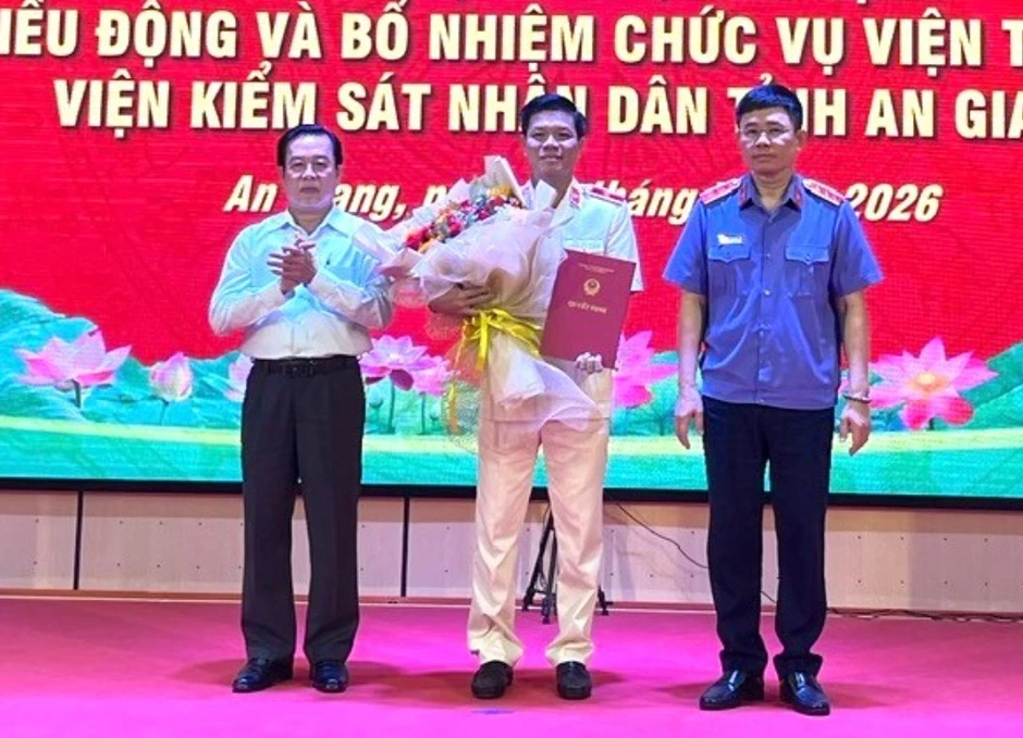 Ông Kiều Hoài Phong giữ chức Viện trưởng Viện Kiểm sát nhân dân tỉnh An Giang Ông Kiều Hoài Phong giữ chức Viện trưởng Viện Kiểm sát nhân dân tỉnh An Giang