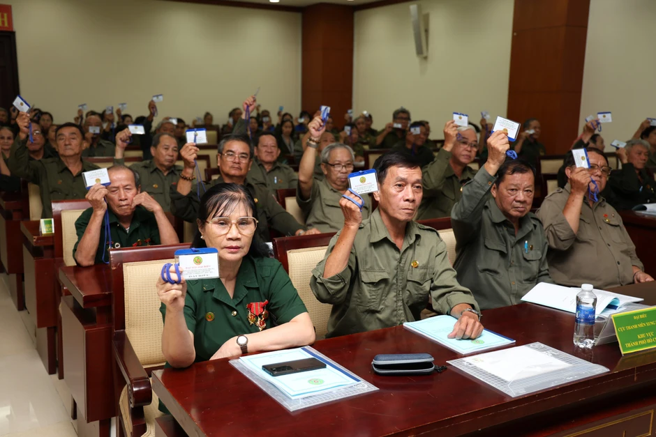 Ông Trần Phương Tín làm Chủ tịch Hội Cựu Thanh niên xung phong TPHCM Ông Trần Phương Tín làm Chủ tịch Hội Cựu Thanh niên xung phong TPHCM