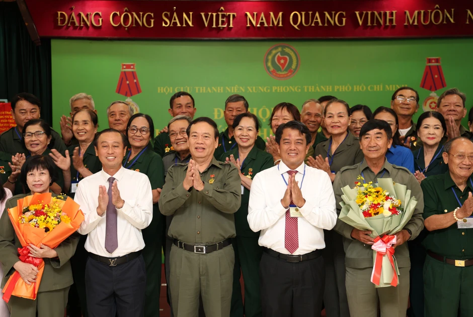 Ông Trần Phương Tín làm Chủ tịch Hội Cựu Thanh niên xung phong TPHCM Ông Trần Phương Tín làm Chủ tịch Hội Cựu Thanh niên xung phong TPHCM