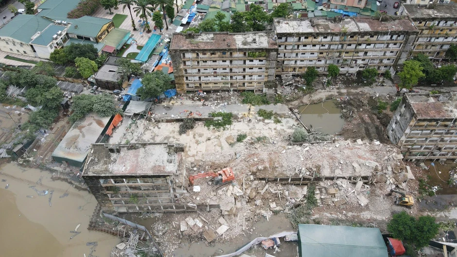 Phá dỡ khu chung cư đã sử dụng gần 50 năm ở Nghệ An Phá dỡ khu chung cư đã sử dụng gần 50 năm ở Nghệ An