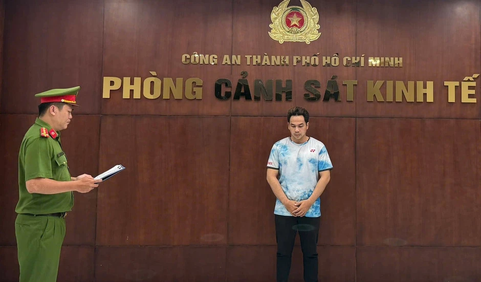 Phá đường dây bán giày giả mạo thương hiệu Nike, Adidas ở TPHCM Phá đường dây bán giày giả mạo thương hiệu Nike, Adidas ở TPHCM