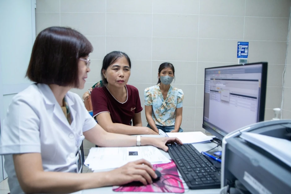 Phấn đấu 100% dân số tham gia BHYT vào năm 2030 Phấn đấu 100% dân số tham gia BHYT vào năm 2030