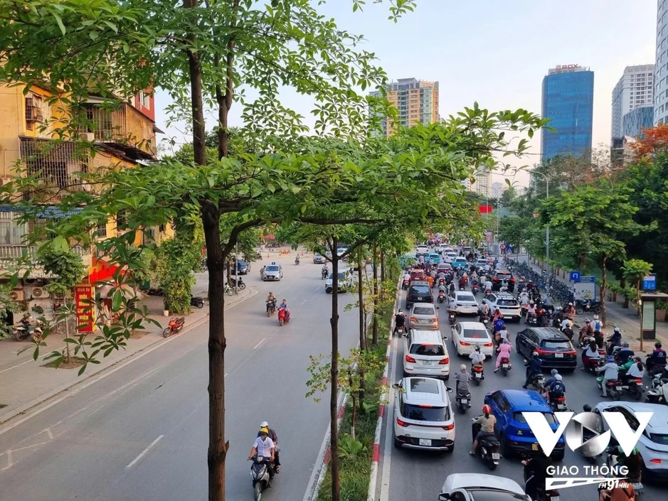 Phân luồng đảo chiều, cơ hội hạ nhiệt cho giao thông Hà Nội? Phân luồng đảo chiều, cơ hội hạ nhiệt cho giao thông Hà Nội?