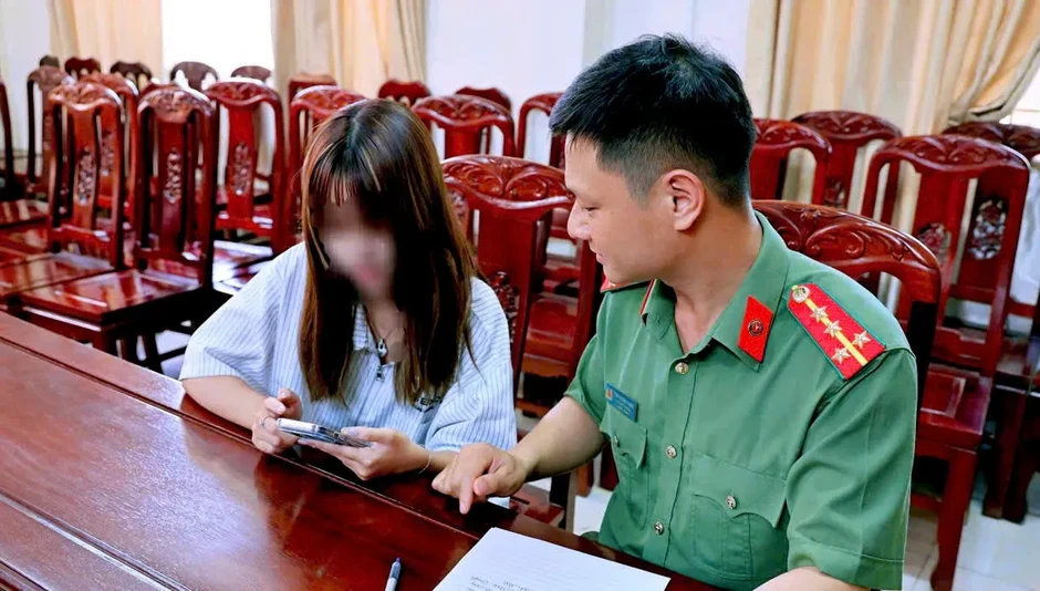 Phạt 7,5 triệu đồng nữ du khách bịa đặt chuyện "tâm linh" ở Ninh Bình Phạt 7,5 triệu đồng nữ du khách bịa đặt chuyện "tâm linh" ở Ninh Bình