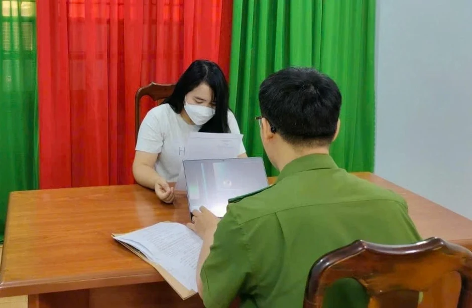 Phạt chủ kênh 'Ký sự bí mật' đăng thông tin sai sự thật về 3 sinh viên bị chôn sống Phạt chủ kênh 'Ký sự bí mật' đăng thông tin sai sự thật về 3 sinh viên bị chôn sống
