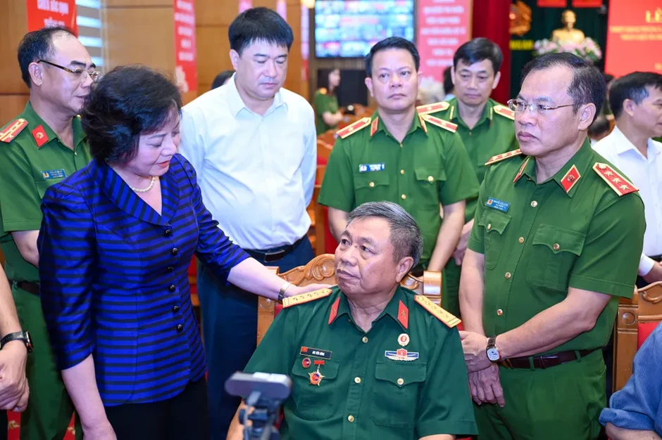 Phát động cao điểm thu nhận mẫu ADN thân nhân liệt sĩ trên toàn quốc Phát động cao điểm thu nhận mẫu ADN thân nhân liệt sĩ trên toàn quốc