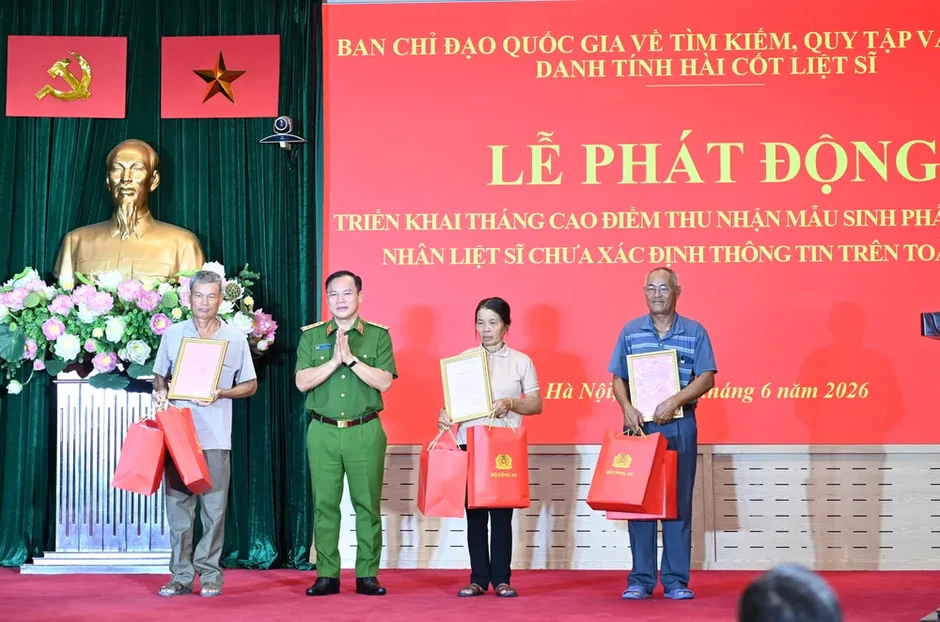 Phát động cao điểm thu nhận mẫu ADN thân nhân liệt sĩ trên toàn quốc Phát động cao điểm thu nhận mẫu ADN thân nhân liệt sĩ trên toàn quốc