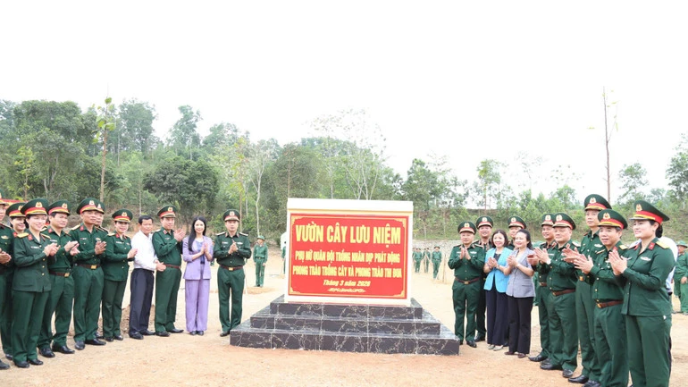 Phát động phong trào trồng cây và thi đua giai đoạn 2026-2030 của Phụ nữ Quân đội Phát động phong trào trồng cây và thi đua giai đoạn 2026-2030 của Phụ nữ Quân đội