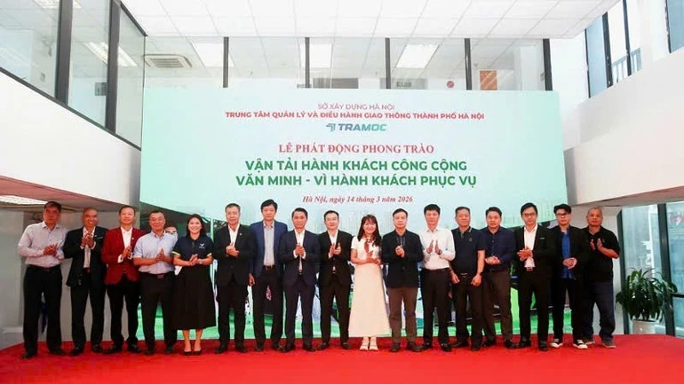 Phát động phong trào “Vận tải hành khách công cộng văn minh - vì hành khách phục vụ” Phát động phong trào “Vận tải hành khách công cộng văn minh - vì hành khách phục vụ”