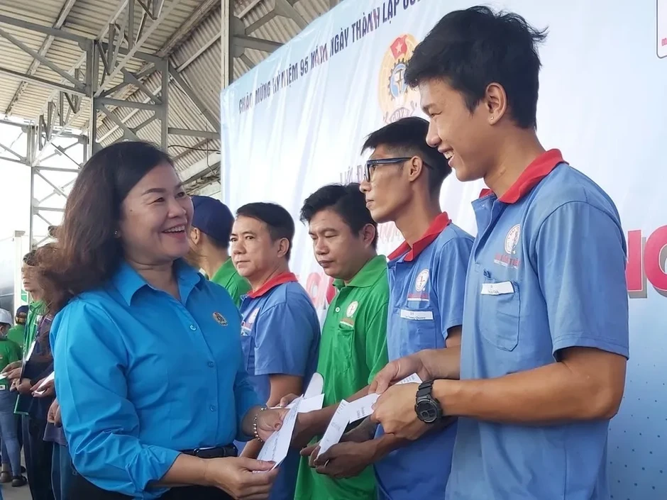 Phát động Tháng Công nhân 2026 với chủ đề “Đổi mới sáng tạo, nâng cao năng suất lao động” Phát động Tháng Công nhân 2026 với chủ đề “Đổi mới sáng tạo, nâng cao năng suất lao động”