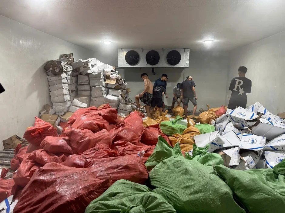 Phát hiện 6.000 kg chân lợn không rõ nguồn gốc Phát hiện 6.000 kg chân lợn không rõ nguồn gốc