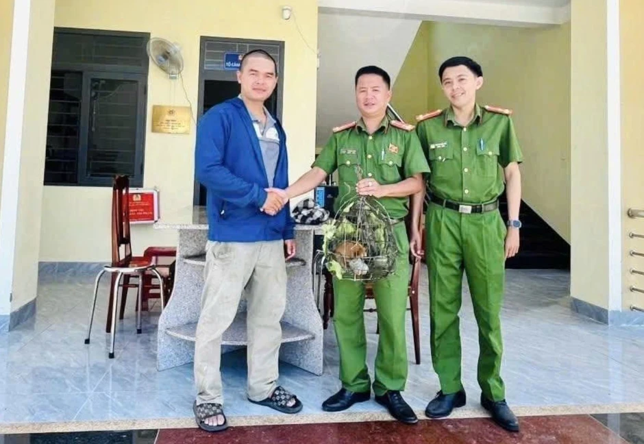 Phát hiện động vật quý hiếm đi lạc vào khu dân cư Phát hiện động vật quý hiếm đi lạc vào khu dân cư