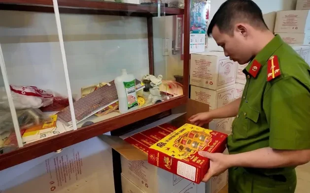 Phát hiện gần 11.000 hũ nước yến sào giả chuẩn bị đưa ra thị trường