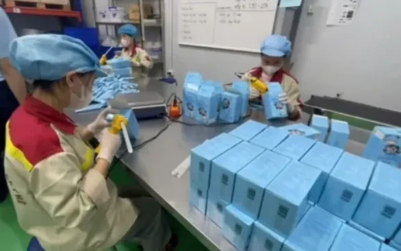 Phát hiện hàng chục nghìn hộp cà phê hòa tan giả tại nhà máy ở Hưng Yên Phát hiện hàng chục nghìn hộp cà phê hòa tan giả tại nhà máy ở Hưng Yên
