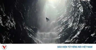 Phát hiện hang động có thác nước cao 350m tại Phong Nha- Kẻ Bàng