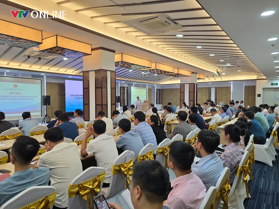 Phát hiện hơn 12.000 vụ vi phạm đê điều từ năm 2011, siết chặt kỷ cương trước mùa mưa bão Phát hiện hơn 12.000 vụ vi phạm đê điều từ năm 2011, siết chặt kỷ cương trước mùa mưa bão
