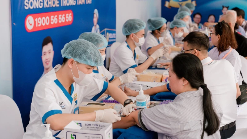 Phát hiện hơn 2.800 trường hợp bất thường qua khám sức khỏe miễn phí Phát hiện hơn 2.800 trường hợp bất thường qua khám sức khỏe miễn phí