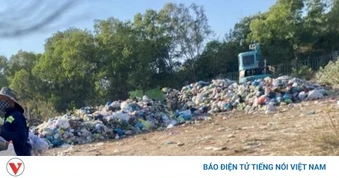 Phát hiện một bãi rác gần khu du lịch ở TP.HCM, người dân kiến nghị sớm di dời