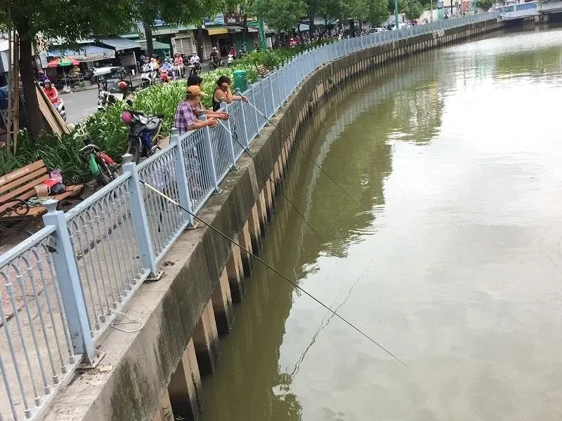 Phát hiện một thi thể mắc vào lưới đánh cá trên hồ Ea Snô, Lâm Đồng Phát hiện một thi thể mắc vào lưới đánh cá trên hồ Ea Snô, Lâm Đồng