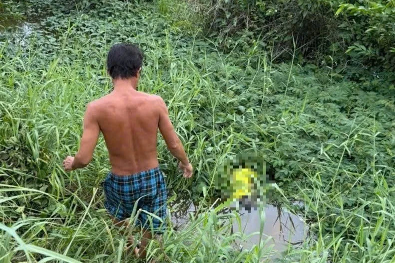 Phát hiện người đàn ông tử vong dưới kênh ở Tây Ninh Phát hiện người đàn ông tử vong dưới kênh ở Tây Ninh