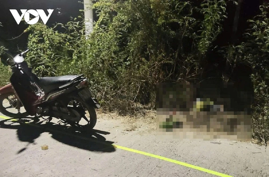 Phát hiện người đàn ông tử vong trong bụi cây ven đường Phát hiện người đàn ông tử vong trong bụi cây ven đường