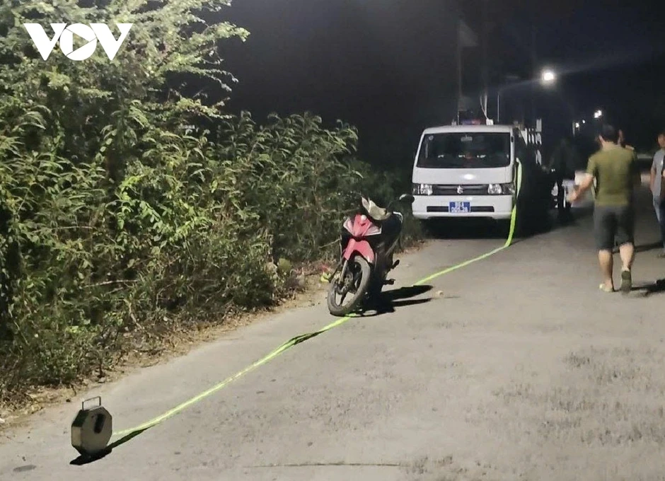 Phát hiện người đàn ông tử vong trong bụi cây ven đường Phát hiện người đàn ông tử vong trong bụi cây ven đường