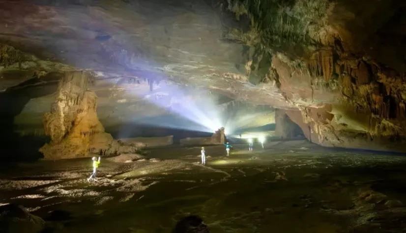 Phát hiện "cung điện thạch nhũ" mới trong lòng Phong Nha - Kẻ Bàng