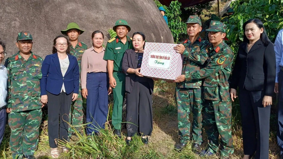 Phát hiện thêm 1 hài cốt liệt sĩ tại Đồi Cư Jú ở Đắk Lắk Phát hiện thêm 1 hài cốt liệt sĩ tại Đồi Cư Jú ở Đắk Lắk
