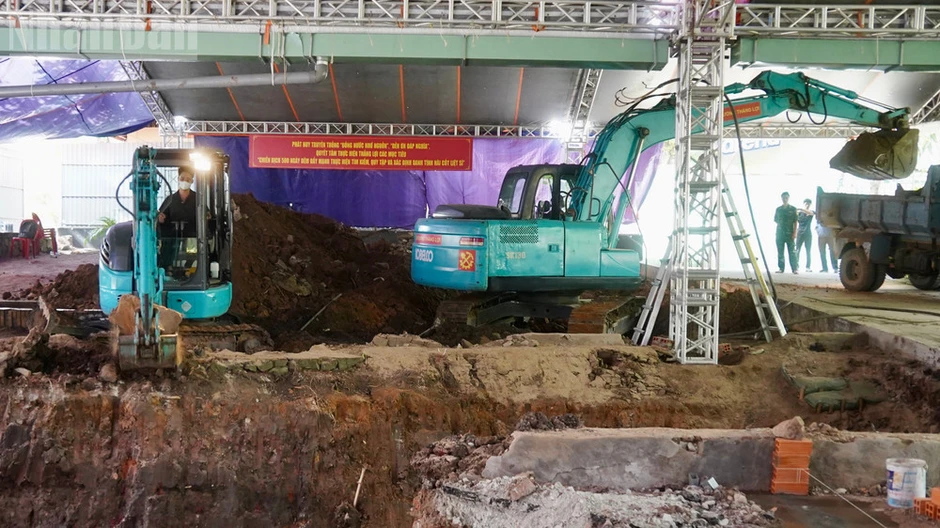 Phát hiện thêm 13 hài cốt liệt sĩ tại Công viên Lê Thị Riêng Phát hiện thêm 13 hài cốt liệt sĩ tại Công viên Lê Thị Riêng