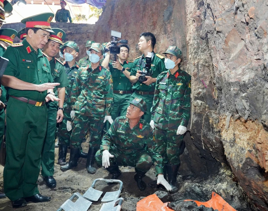 Phát hiện thêm 14 bộ hài cốt liệt sĩ tại Công viên Lê Thị Riêng Phát hiện thêm 14 bộ hài cốt liệt sĩ tại Công viên Lê Thị Riêng