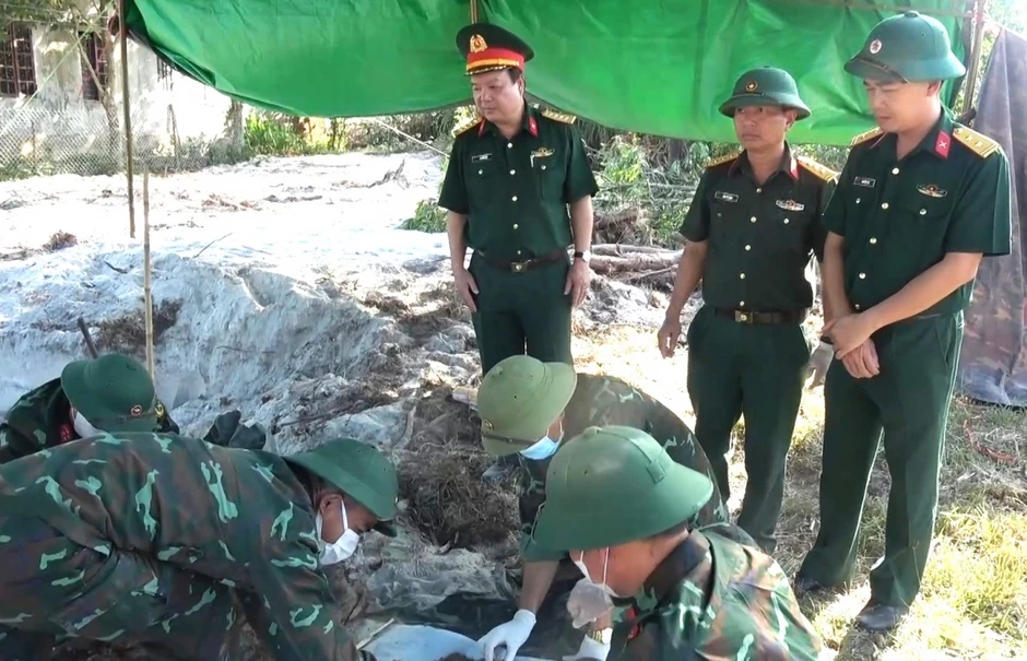Phát hiện thêm một hài cốt liệt sĩ tại khu vực từng quy tập 83 liệt sĩ ở Huế Phát hiện thêm một hài cốt liệt sĩ tại khu vực từng quy tập 83 liệt sĩ ở Huế