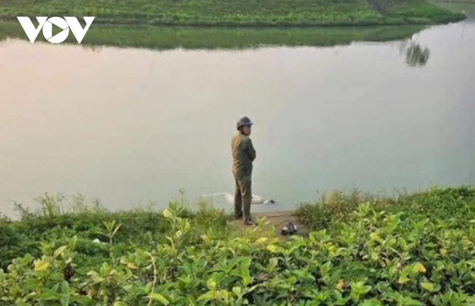 Phát hiện thi thể bé gái tại hồ sinh thái khu dân cư 577 ở Quảng Ngãi Phát hiện thi thể bé gái tại hồ sinh thái khu dân cư 577 ở Quảng Ngãi