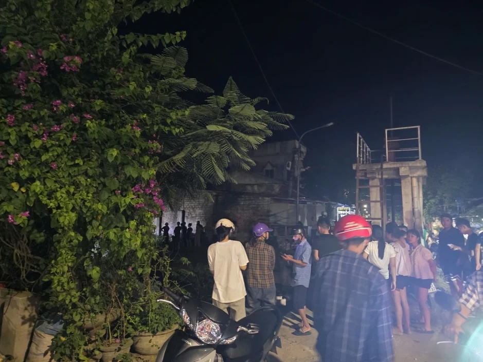Phát hiện thi thể bé gái trôi trên kênh nước tại Thanh Hóa Phát hiện thi thể bé gái trôi trên kênh nước tại Thanh Hóa