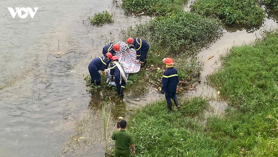 Phát hiện thi thể nam giới trên sông Cầu ở Thái Nguyên Phát hiện thi thể nam giới trên sông Cầu ở Thái Nguyên