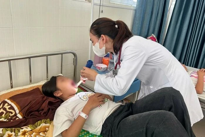 Phát hiện vi khuẩn trong chả, chà bông vụ ngộ độc bánh mì ở Quảng Ngãi Phát hiện vi khuẩn trong chả, chà bông vụ ngộ độc bánh mì ở Quảng Ngãi
