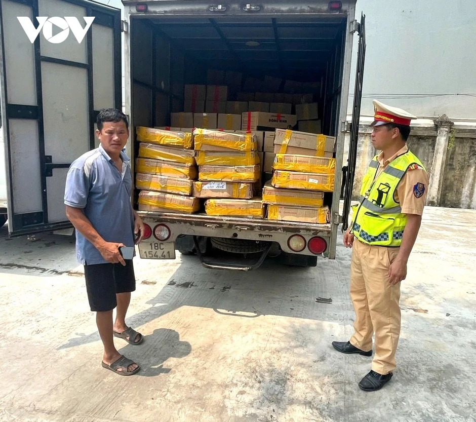 Phát hiện xe chở 150kg chân gà bốc mùi, không rõ nguồn gốc ở Ninh Bình Phát hiện xe chở 150kg chân gà bốc mùi, không rõ nguồn gốc ở Ninh Bình