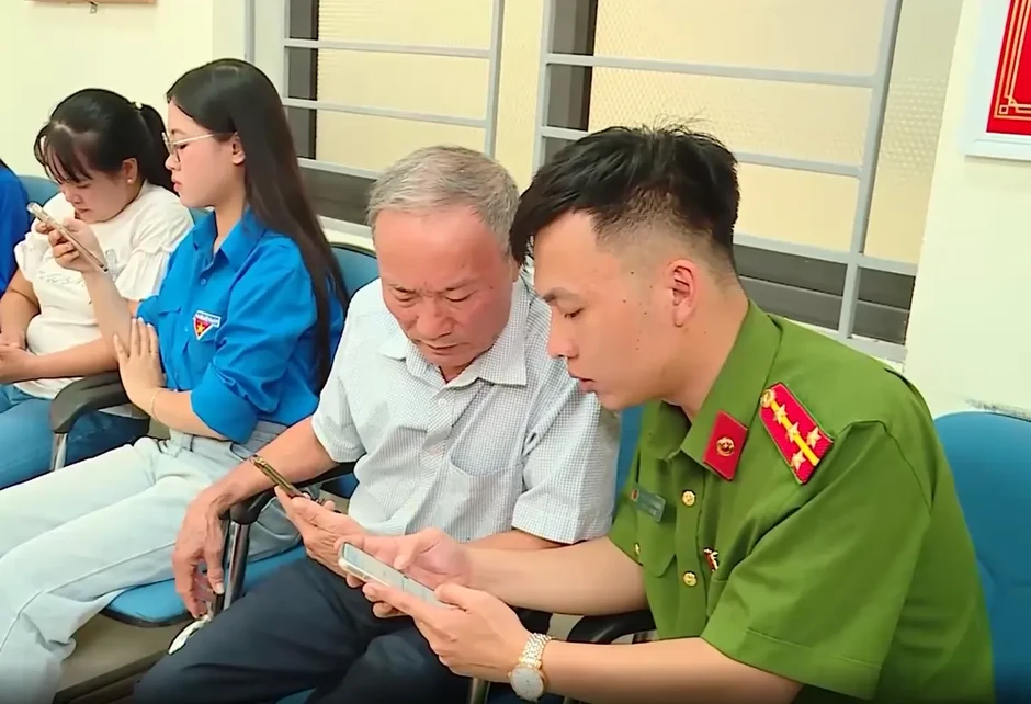 Phát huy hiệu quả tổ phản ứng nhanh hỗ trợ dịch vụ công trực tuyến Phát huy hiệu quả tổ phản ứng nhanh hỗ trợ dịch vụ công trực tuyến