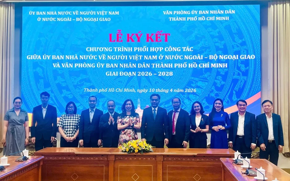Phát huy mạnh mẽ nguồn lực kiều bào cùng sự phát triển của siêu đô thị Phát huy mạnh mẽ nguồn lực kiều bào cùng sự phát triển của siêu đô thị