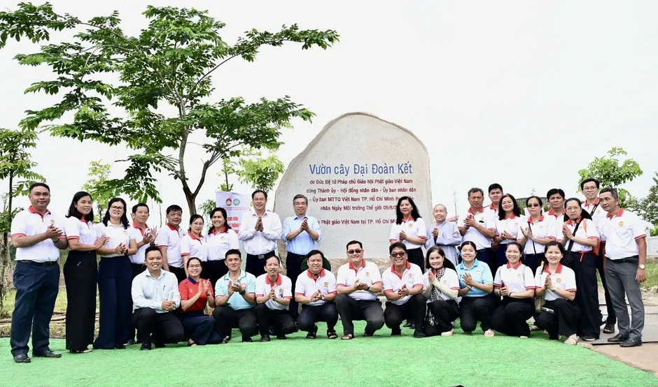 Phát huy sức mạnh khối đại đoàn kết toàn dân tộc trong bảo vệ môi trường Phát huy sức mạnh khối đại đoàn kết toàn dân tộc trong bảo vệ môi trường