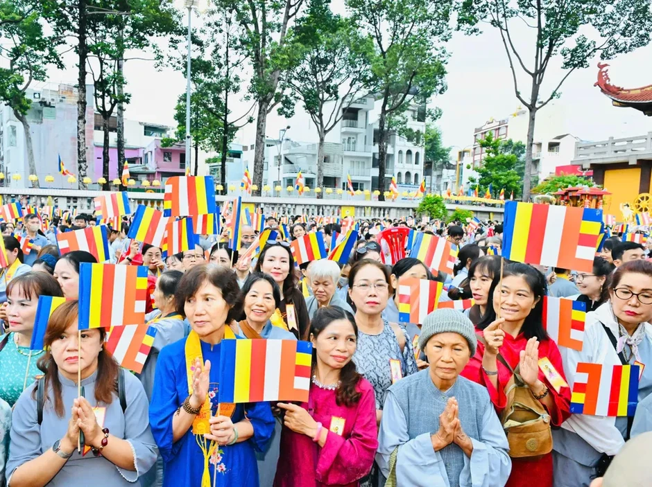 Phát huy tinh thần Phật giáo xây dựng khối đại đoàn kết toàn dân tộc Phát huy tinh thần Phật giáo xây dựng khối đại đoàn kết toàn dân tộc