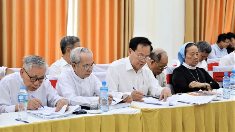 Phát huy vai trò của đồng bào Công giáo các tỉnh Bắc Trung bộ trong sự nghiệp đại đoàn kết dân tộc, phát triển kinh tế-xã hội Phát huy vai trò của đồng bào Công giáo các tỉnh Bắc Trung bộ trong sự nghiệp đại đoàn kết dân tộc, phát triển kinh tế-xã hội