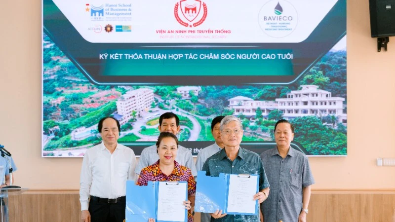 Phát triển mô hình liên kết trong lĩnh vực chăm sóc khỏe người cao tuổi Phát triển mô hình liên kết trong lĩnh vực chăm sóc khỏe người cao tuổi