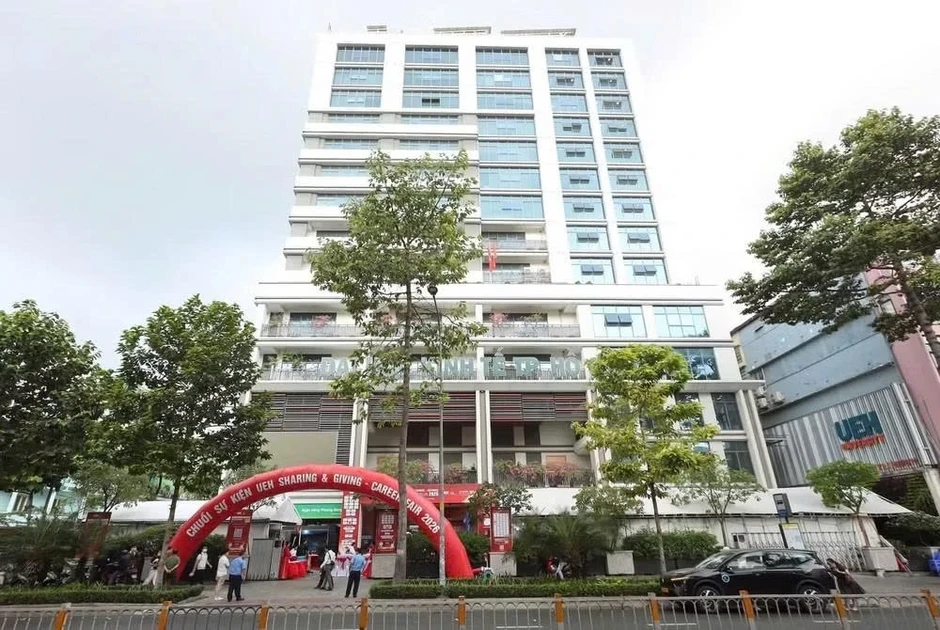 Phát triển một số cơ sở giáo dục đại học lớn ở vùng Đông Nam Bộ Phát triển một số cơ sở giáo dục đại học lớn ở vùng Đông Nam Bộ