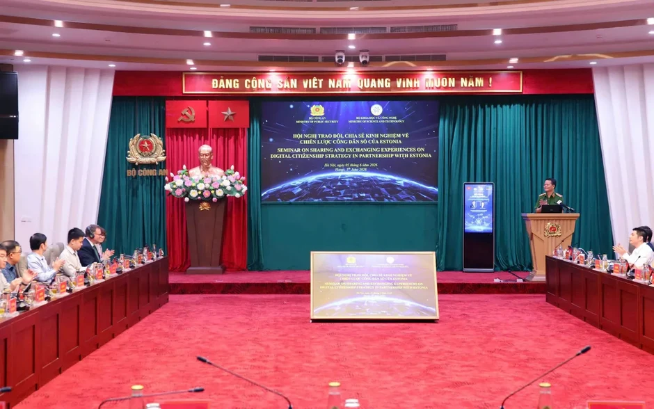 Phát triển VNeID trở thành nền tảng tích hợp đa dịch vụ phục vụ người dân Phát triển VNeID trở thành nền tảng tích hợp đa dịch vụ phục vụ người dân